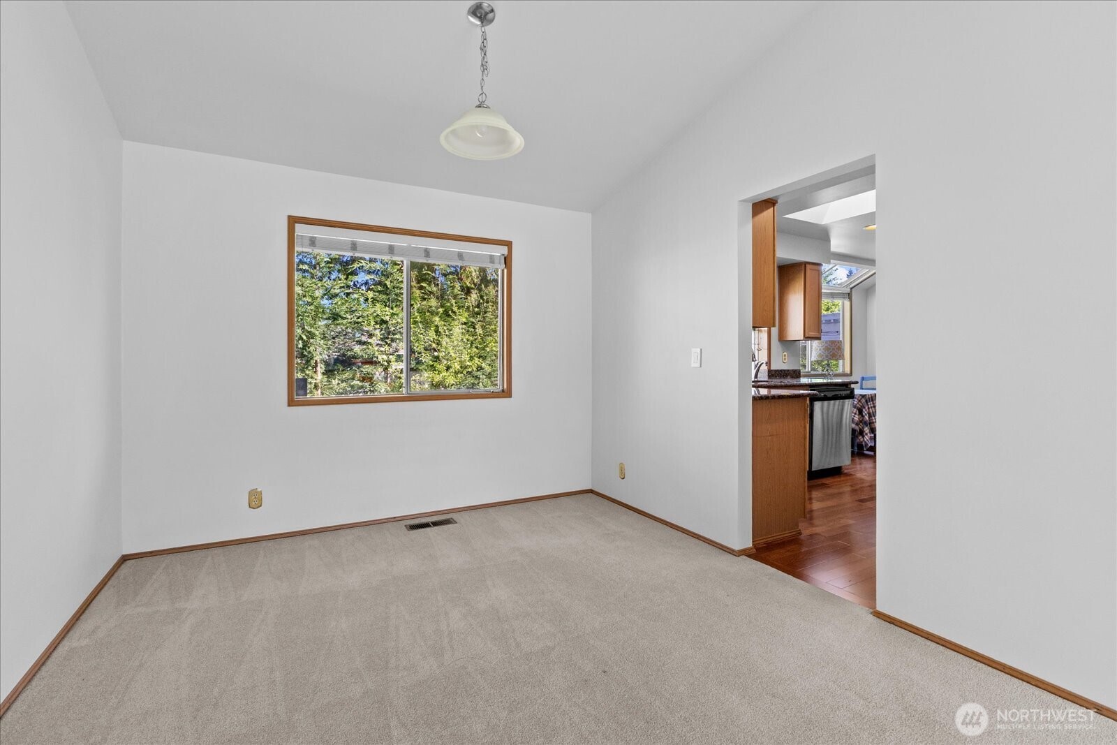 5036 Northeast 21st Street Renton, WA 98059 - Photo 7 of 33