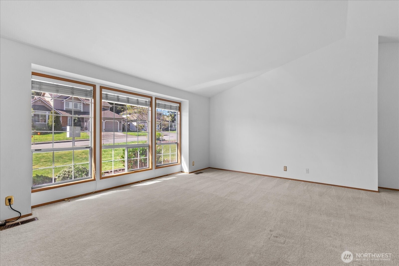 5036 Northeast 21st Street Renton, WA 98059 - Photo 9 of 33