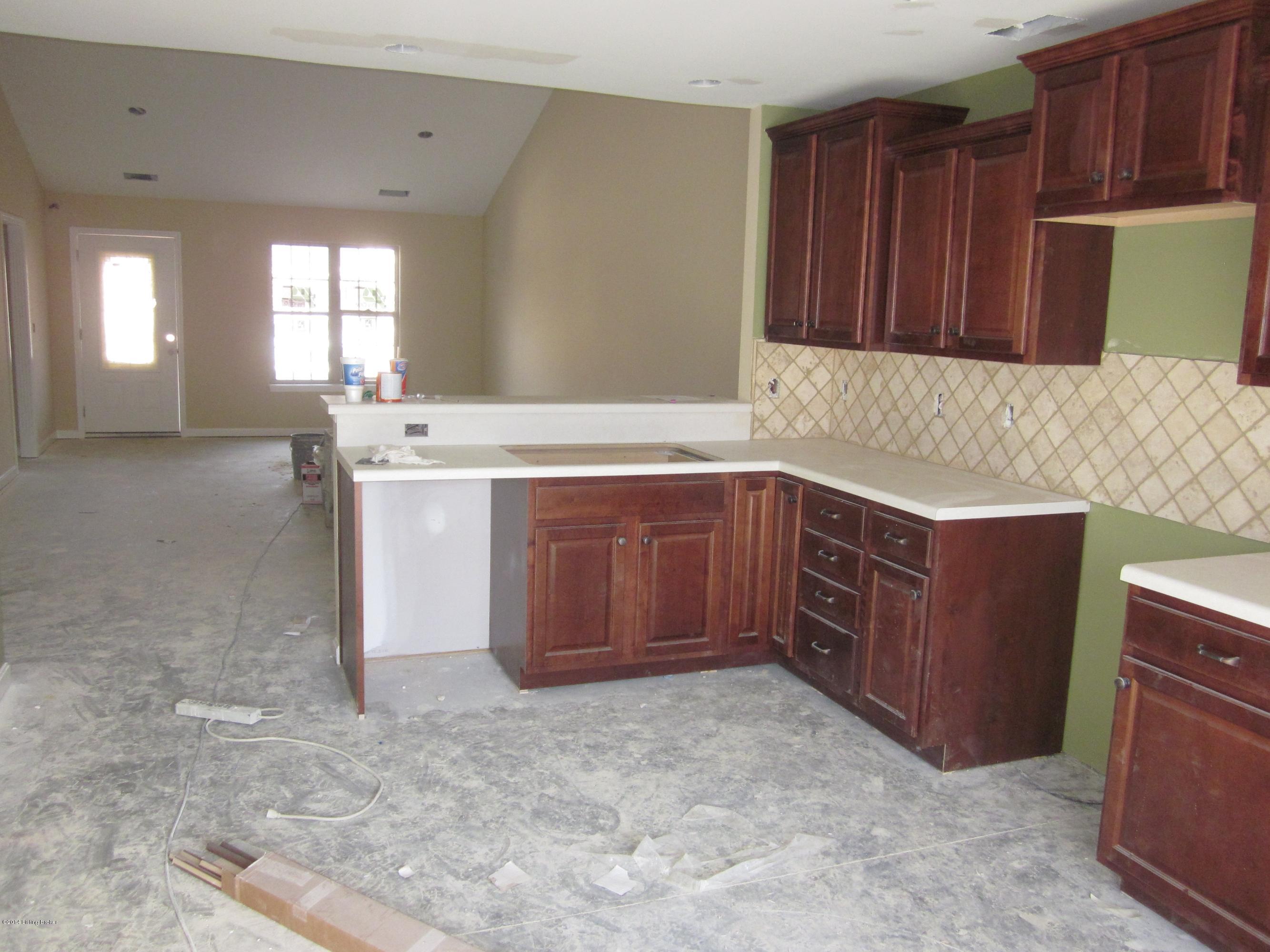 6714 Renate Road Louisville, KY 40291 - Photo 7 of 8 6712 Renate Rd 009