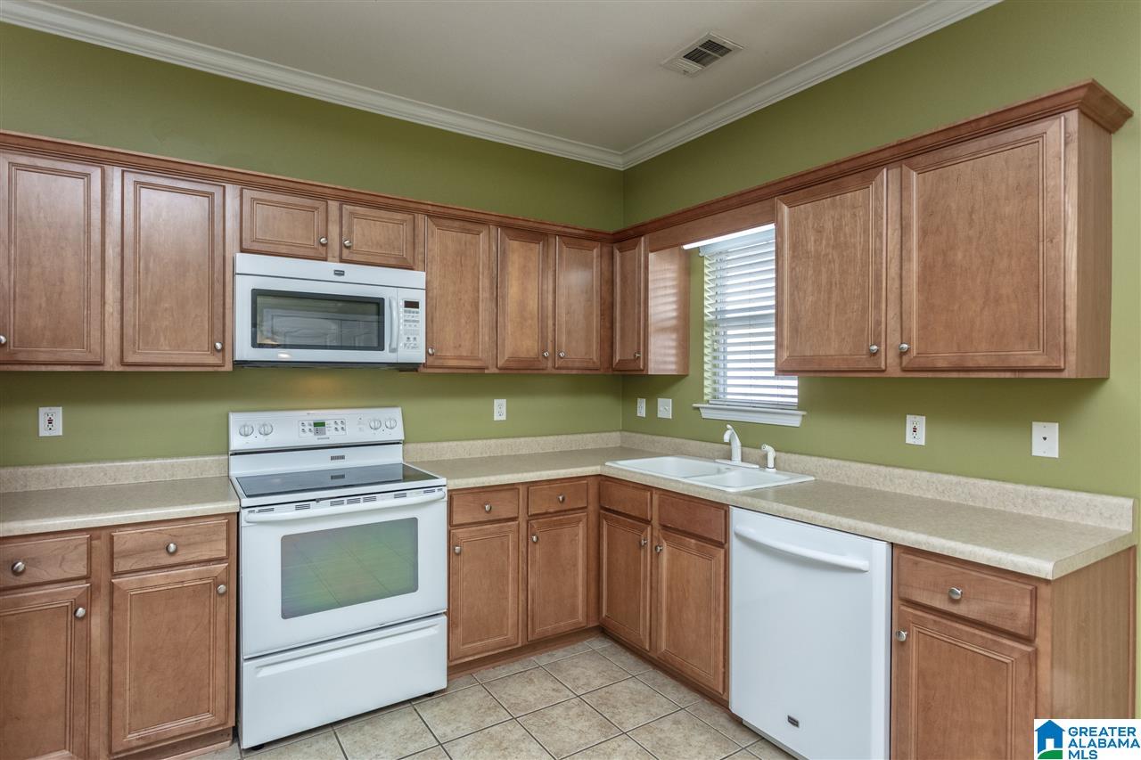 242 High Ridge Drive Pelham, AL 35124 - Photo 5 of 25