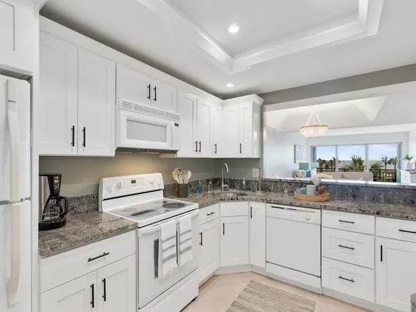 $7,000 | 3939 Ocean Drive, Unit 307C, Vero Beach, FL 32963