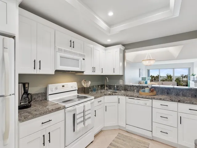 $7,000 | 3939 Ocean Drive, Unit 307C, Vero Beach, FL 32963