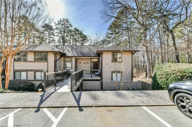 $494,900 | 132 East Blue Heron Drive, Unit J4, Salem, SC 29676