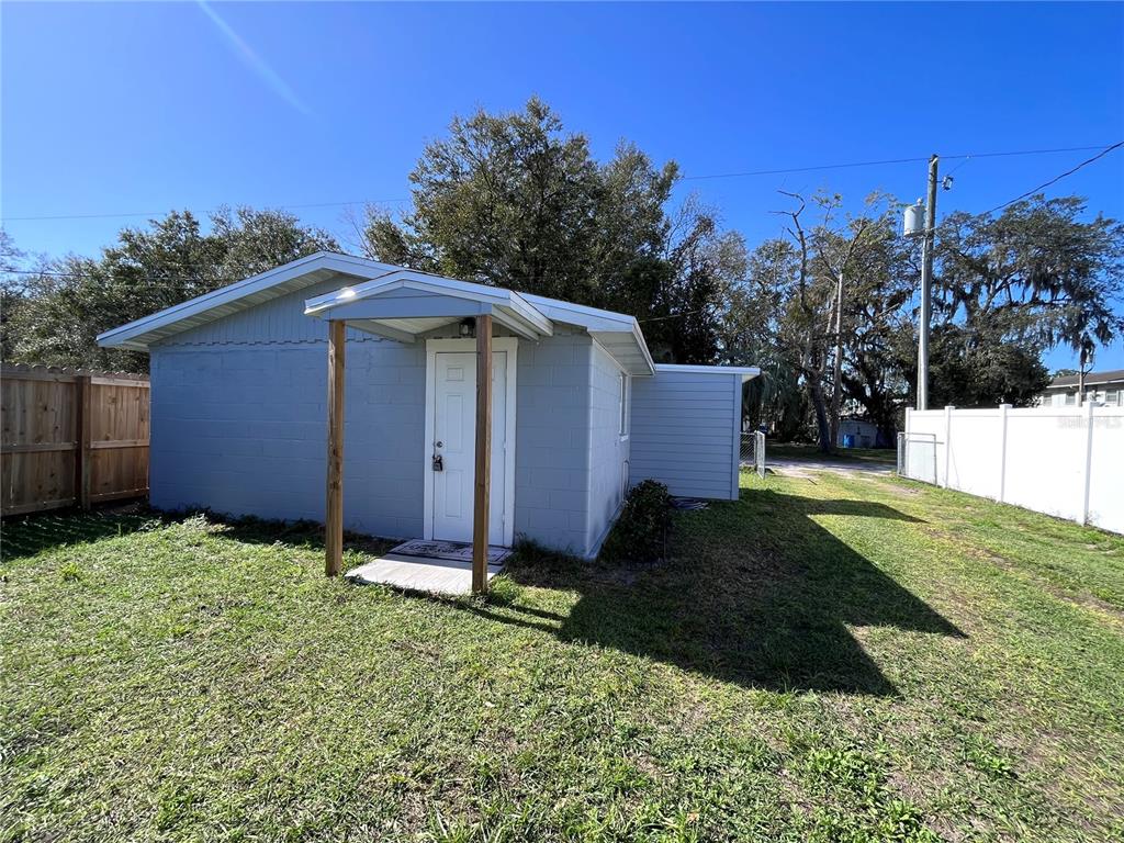 5721 6th Street Zephyrhills, FL 33542 - Photo 2 of 46