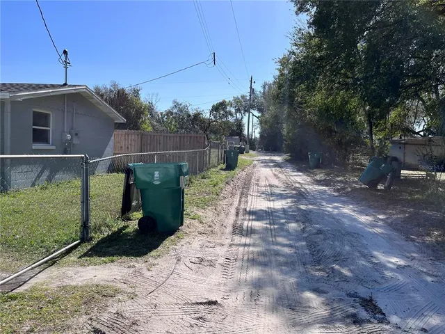 $1,275 | 5721 6th Street, Zephyrhills, FL 33542
