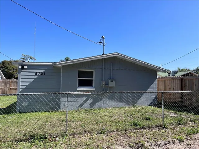 $1,275 | 5721 6th Street, Zephyrhills, FL 33542