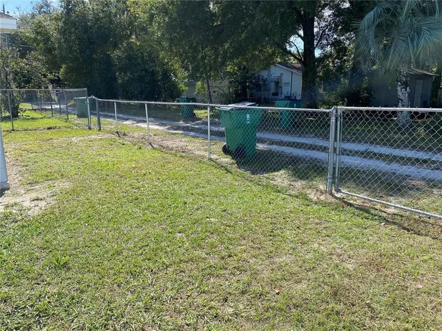 $1,275 | 5721 6th Street, Zephyrhills, FL 33542