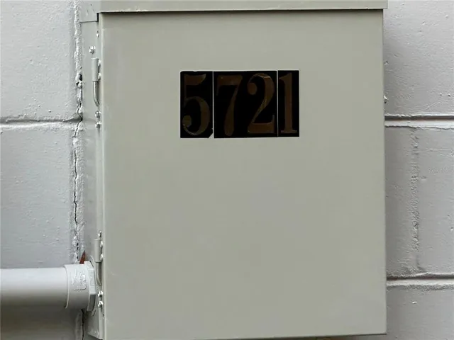 $1,275 | 5721 6th Street, Zephyrhills, FL 33542