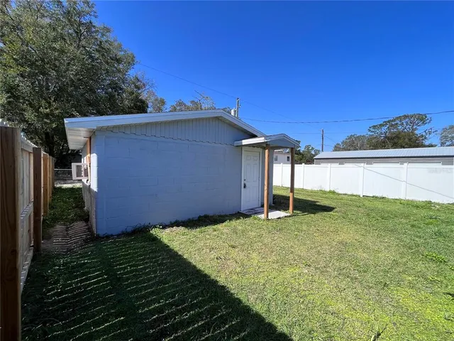 $1,275 | 5721 6th Street, Zephyrhills, FL 33542