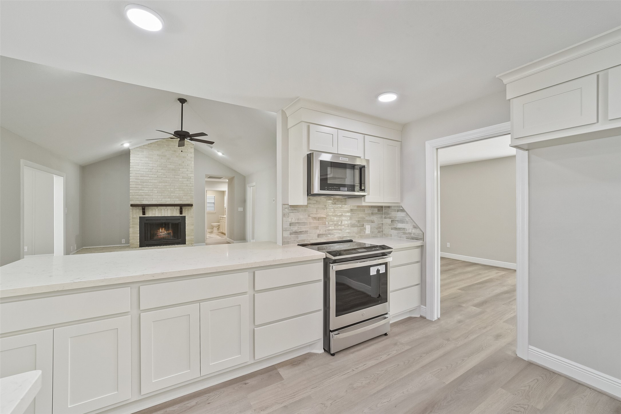 2915 Katy Hockley Road Katy, TX 77493 - Photo 11 of 50 Great view of family room from the kitchen!