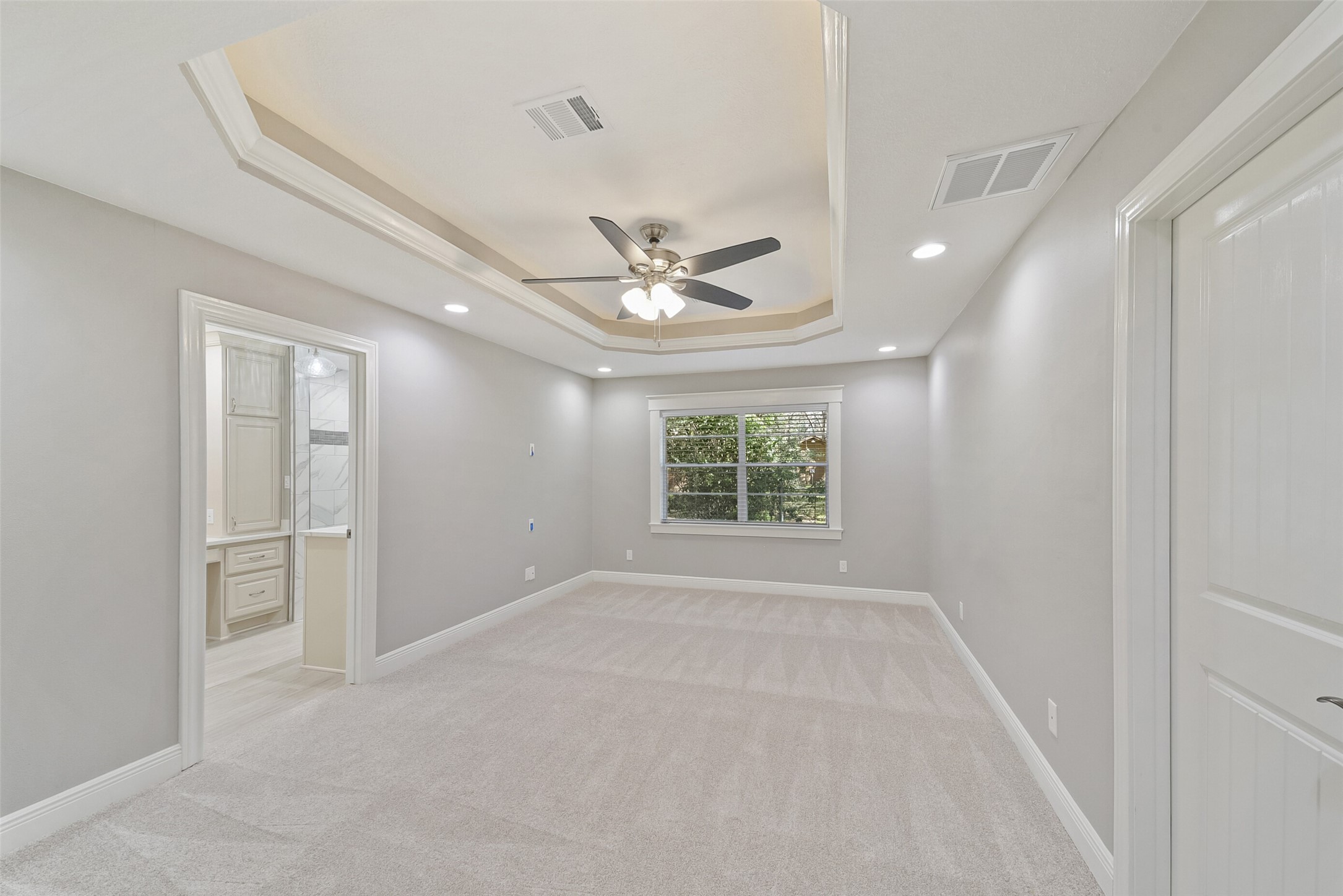 2915 Katy Hockley Road Katy, TX 77493 - Photo 19 of 50 Totally renovated Primary bedroom with vaulted ceiling.