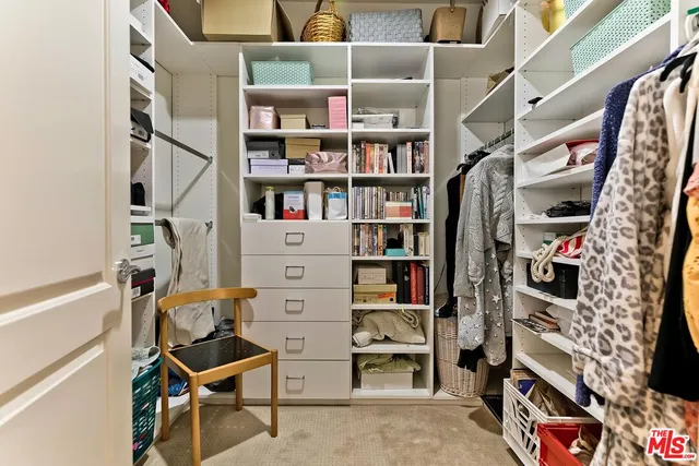 $950,000 | 305 Arnaz Drive, Unit 304, Los Angeles, CA 90048