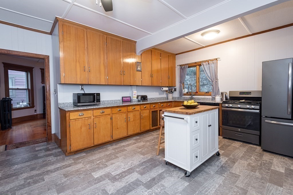 9 Linwood Road Lynn, MA 01905 - Photo 13 of 42 Gallery Image 13