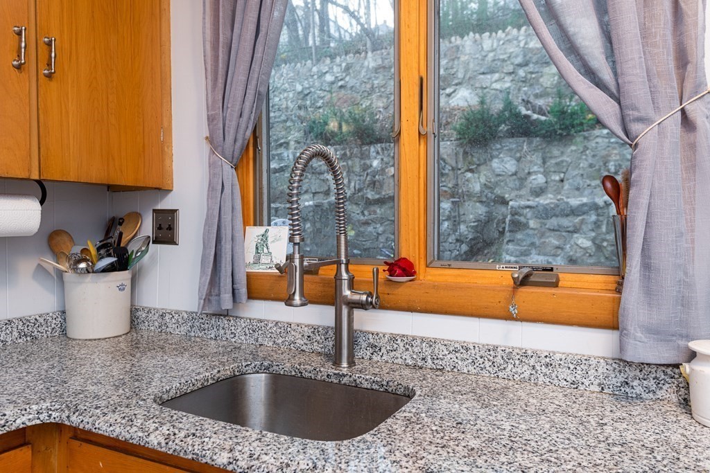 9 Linwood Road Lynn, MA 01905 - Photo 14 of 42 Gallery Image 14