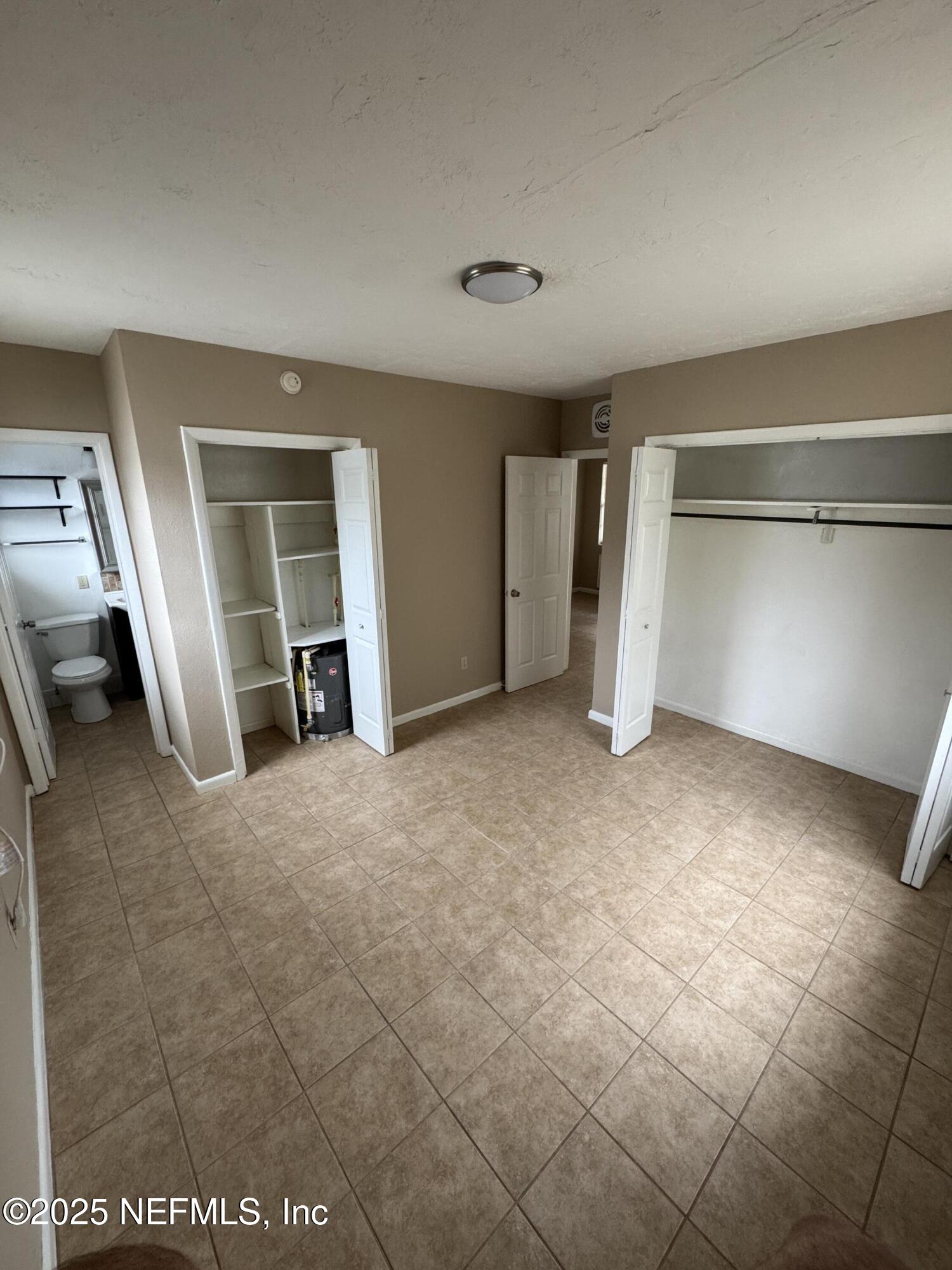 916 Childrens Way, Unit 4 Jacksonville, FL 32207 - Photo 5 of 9 a view of empty room