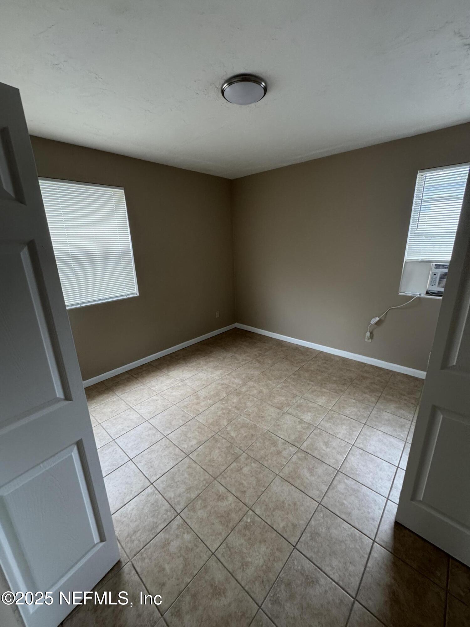 916 Childrens Way, Unit 4 Jacksonville, FL 32207 - Photo 6 of 9 a view of room