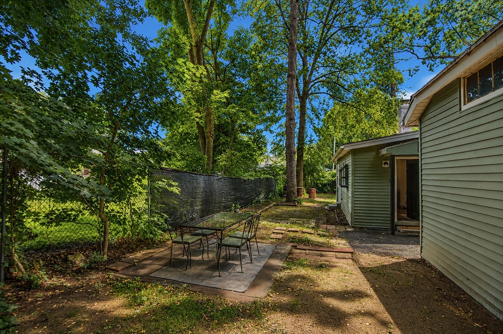 33 Plumtree Road Springfield, MA 01118 - Photo 5 of 29 Gallery Image 5