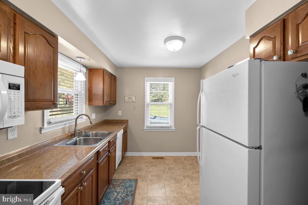 4516 Spring Avenue Halethorpe, MD 21227 - Photo 14 of 45 KITCHEN