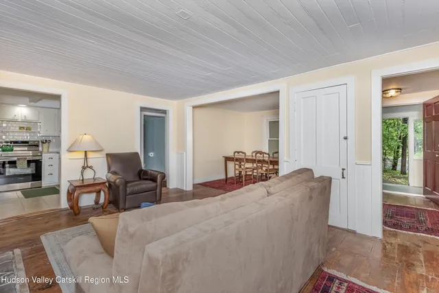 $575,000 | 571-575 Peninsula Boulevard, Cedarhurst, NY 11516