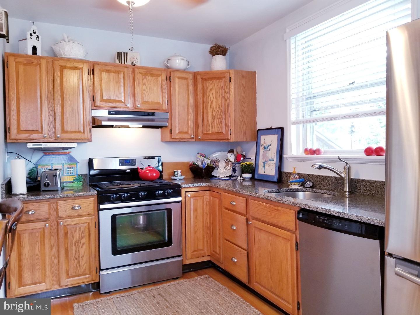 6492 Morris Park Road Philadelphia, PA 19151 - Photo 13 of 24