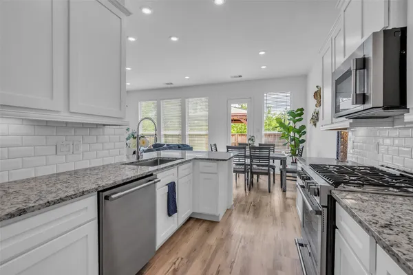 $318,900 | 662 Aspen Falls Court, Conroe, TX 77304