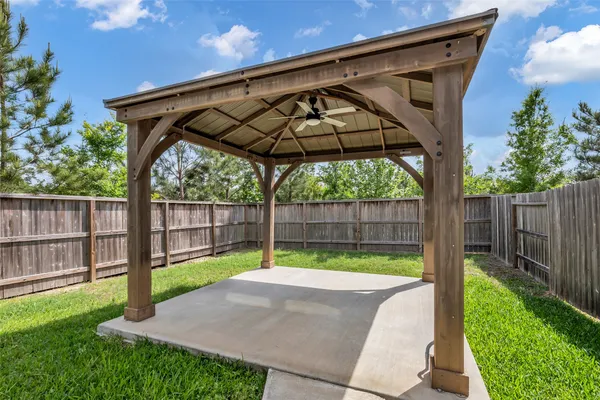 $318,900 | 662 Aspen Falls Court, Conroe, TX 77304