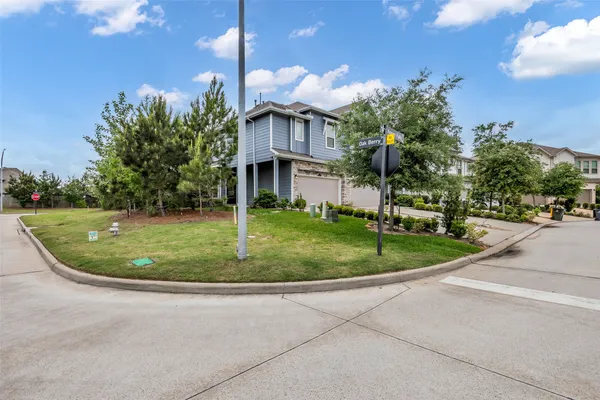 $318,900 | 662 Aspen Falls Court, Conroe, TX 77304