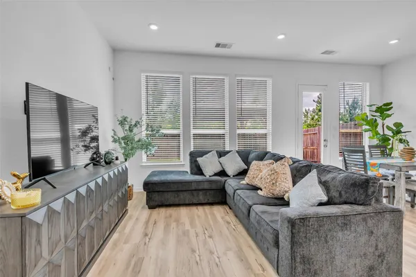 $318,900 | 662 Aspen Falls Court, Conroe, TX 77304