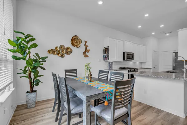 $318,900 | 662 Aspen Falls Court, Conroe, TX 77304