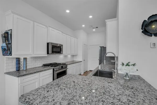 $318,900 | 662 Aspen Falls Court, Conroe, TX 77304