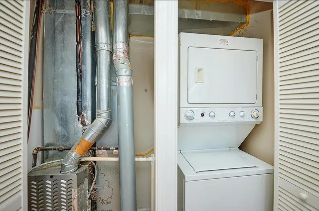 $1,725 | 7211 North Damen Avenue, Unit 3, Chicago, IL 60645