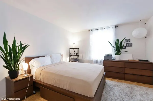 $3,400 | 3950 North Lake Shore Drive, Unit 1428, Chicago, IL 60613