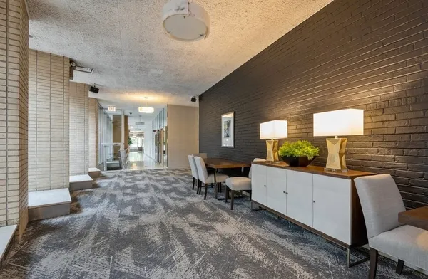 $3,400 | 3950 North Lake Shore Drive, Unit 1428, Chicago, IL 60613