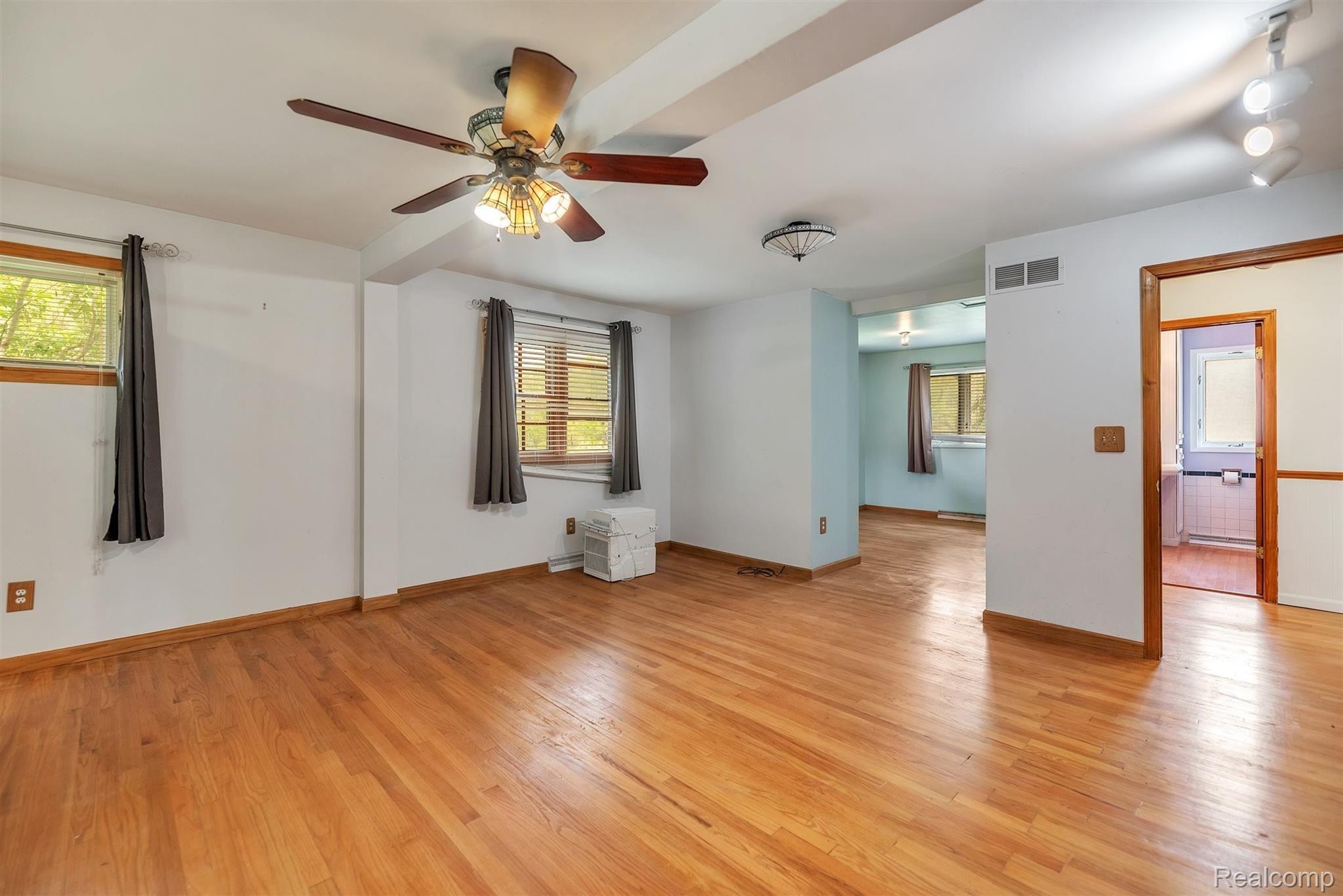 6100 Linden Road Fenton, MI 48430 - Photo 26 of 46 29-6100-Linden-Rd-WindowStill-Real-Estate-Photography-24.jpg