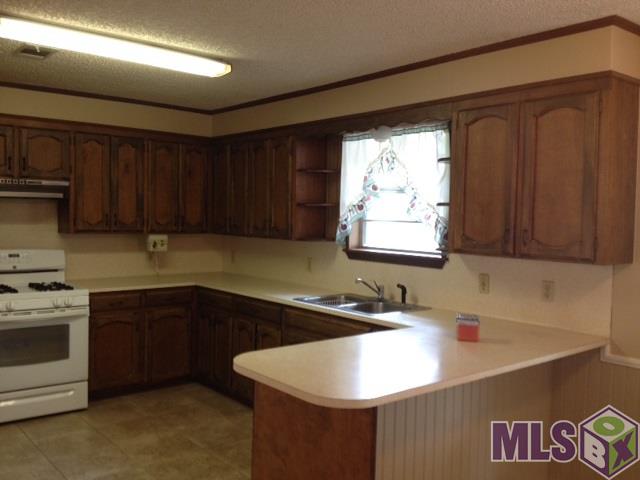 18076 Little Prairie Road Prairieville, LA 70769 - Photo 2 of 13