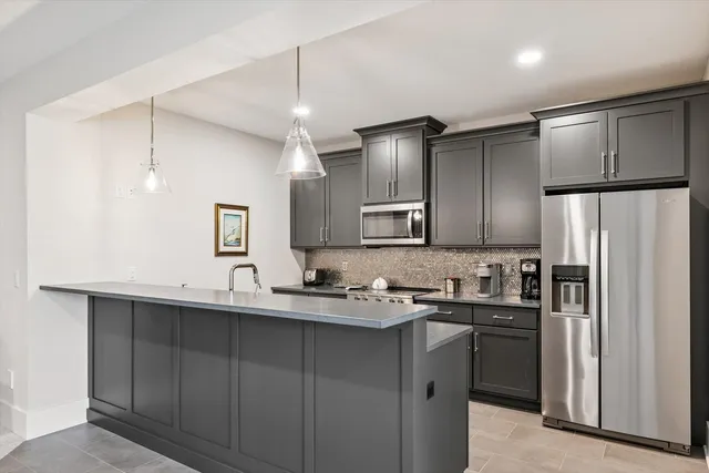 $1,400,000 | 604 Cayman Way, Savoy, IL 61874