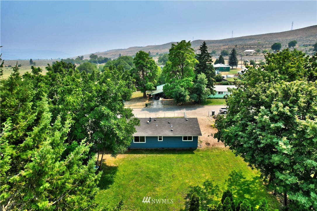106 Montvue Street Riverside, WA 98849 - Photo 4 of 37