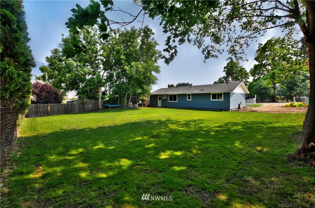 106 Montvue Street Riverside, WA 98849 - Photo 7 of 37