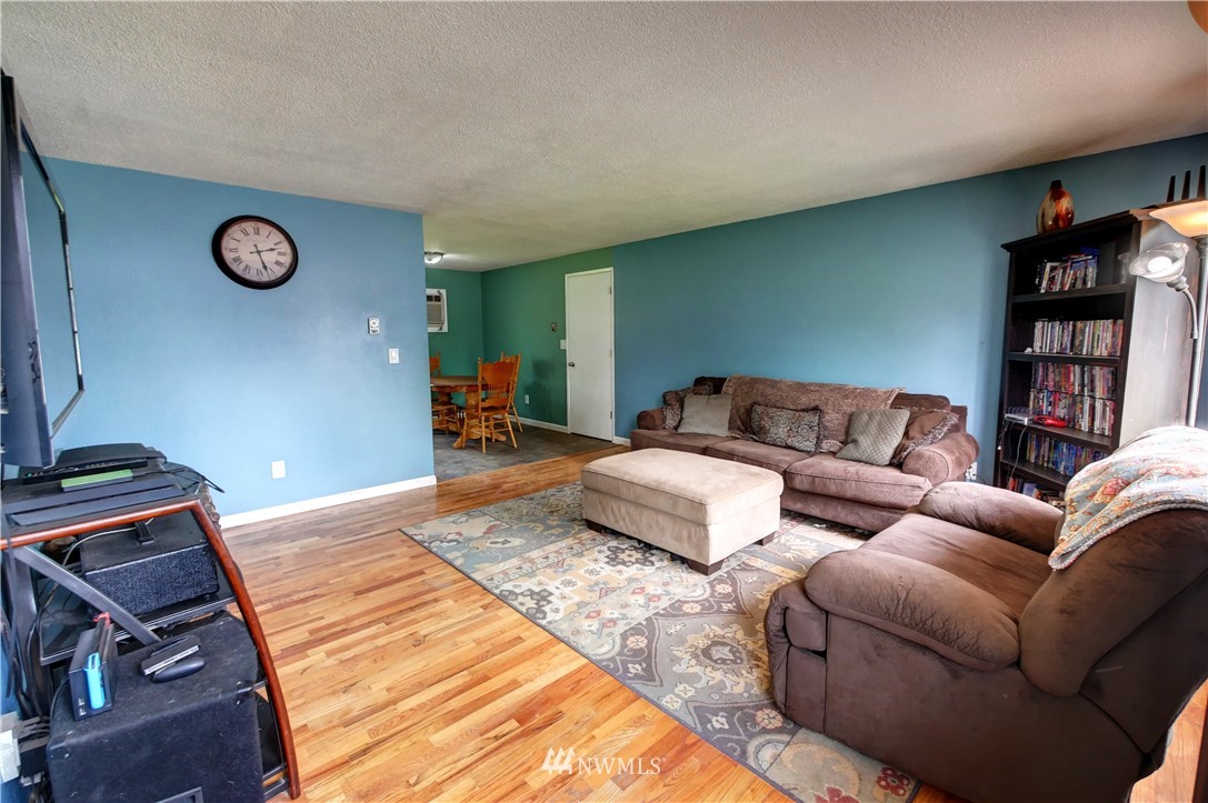 106 Montvue Street Riverside, WA 98849 - Photo 8 of 37