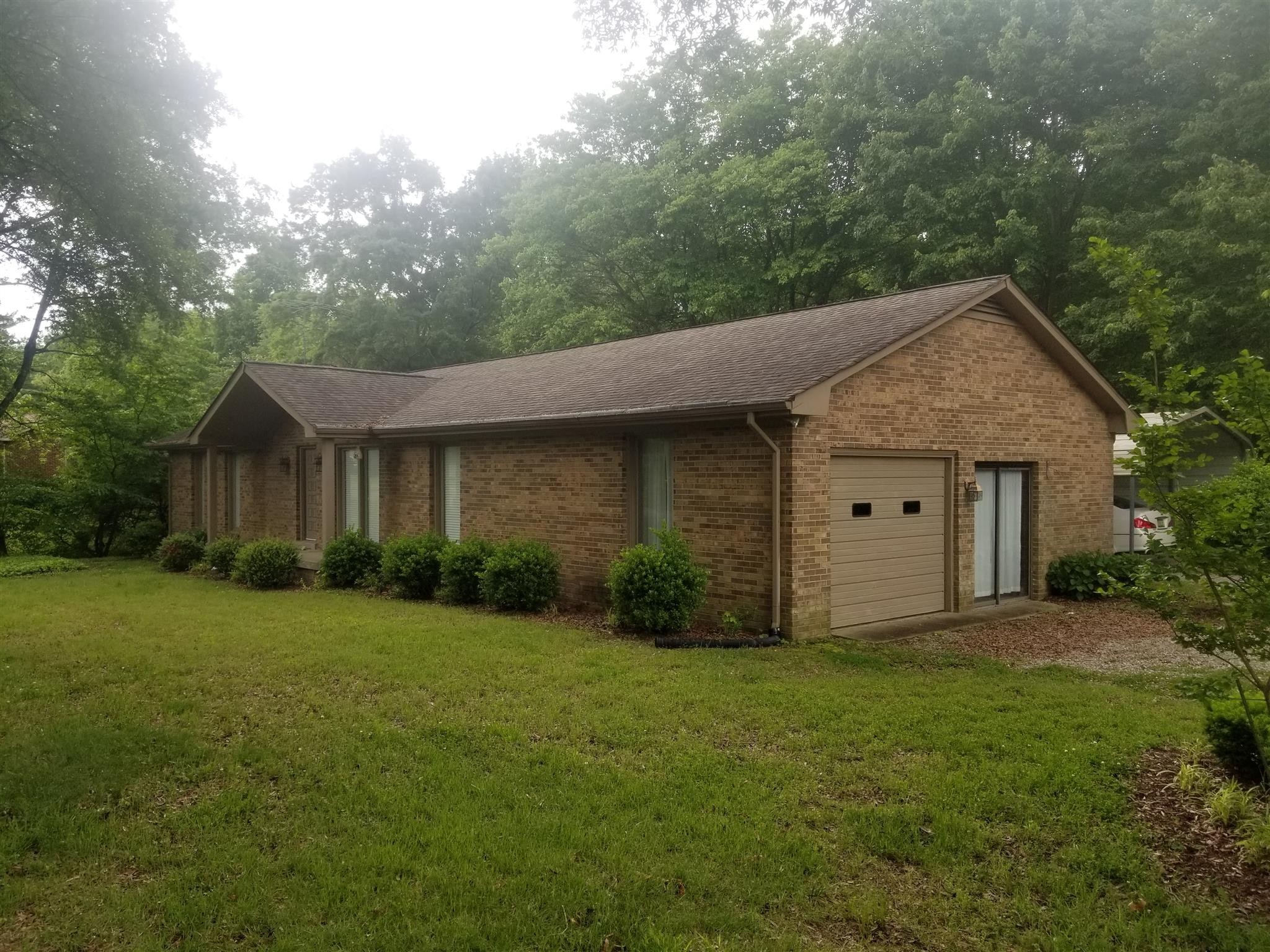 201 Sam Davis Drive Springfield, TN 37172 - Photo 7 of 11