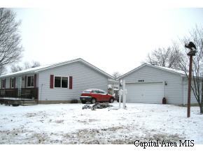 2064 Scarbrough Road Springfield, IL 62702 - Photo 3 of 9