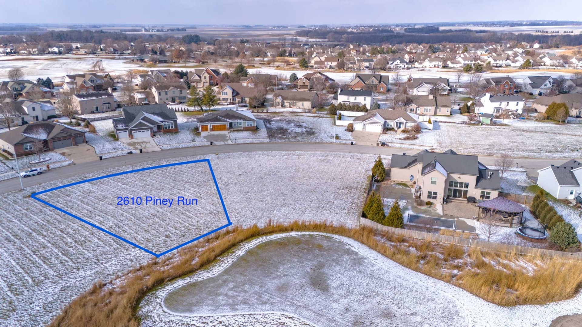 2610 Piney Run Bloomington, IL 61705 - Photo 4 of 9 a view of a city