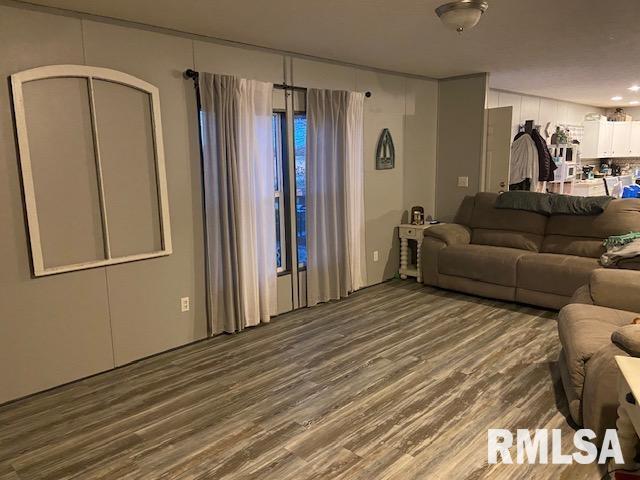 22458 Carlyle Road Thompsonville, IL 62890 - Photo 10 of 30