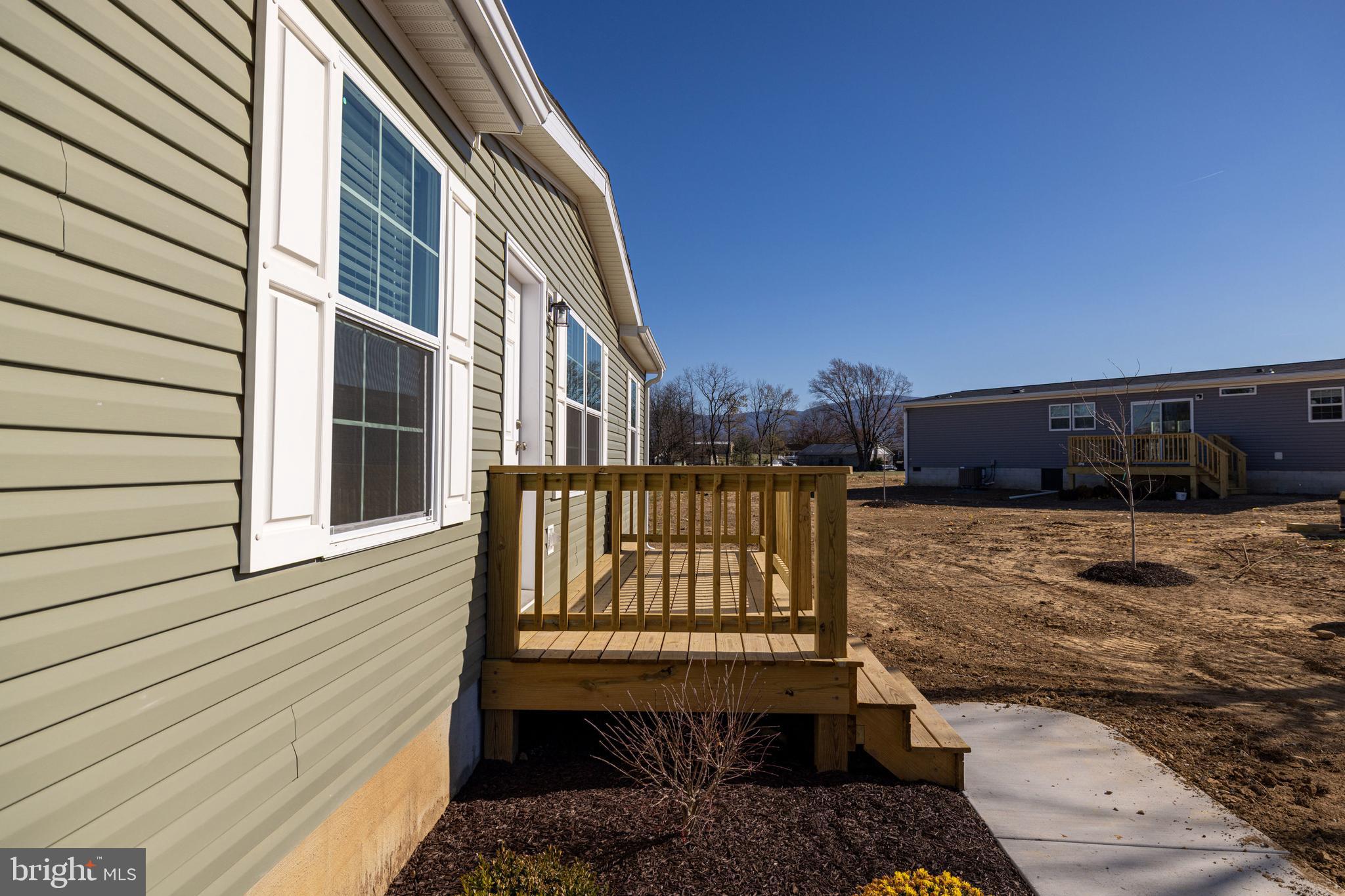 343 Park Road Stanley, VA 22851 - Photo 38 of 48 a balcony with table and chairs