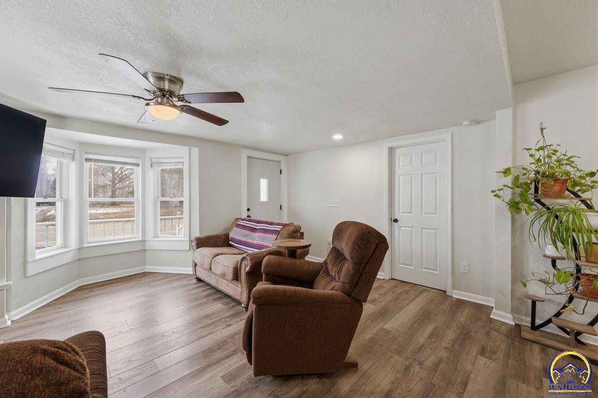 77 Highway 40 Lecompton, KS 66050 - Photo 11 of 31