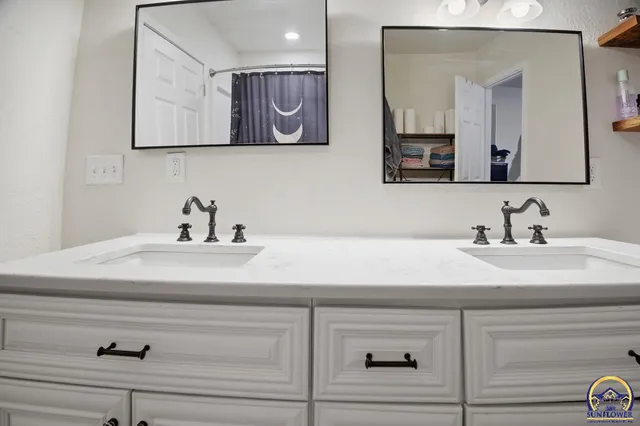 $229,900 | 77 Highway 40, Lecompton, KS 66050