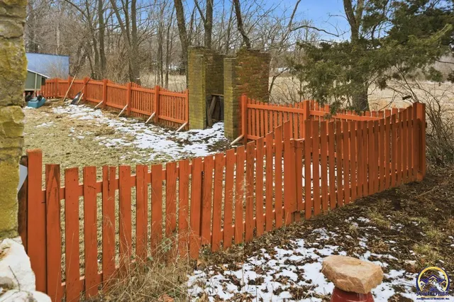 $229,900 | 77 Highway 40, Lecompton, KS 66050