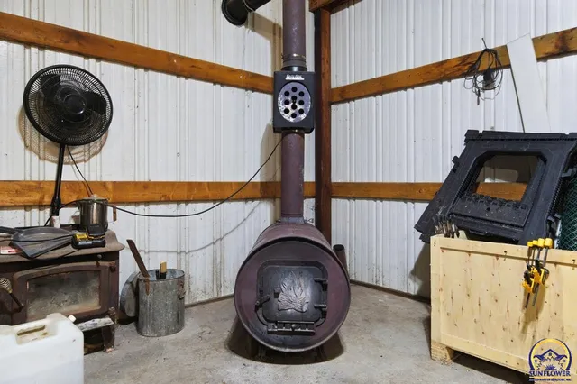 $229,900 | 77 Highway 40, Lecompton, KS 66050