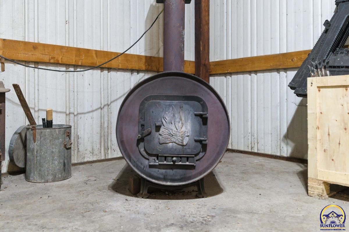 77 Highway 40 Lecompton, KS 66050 - Photo 25 of 31