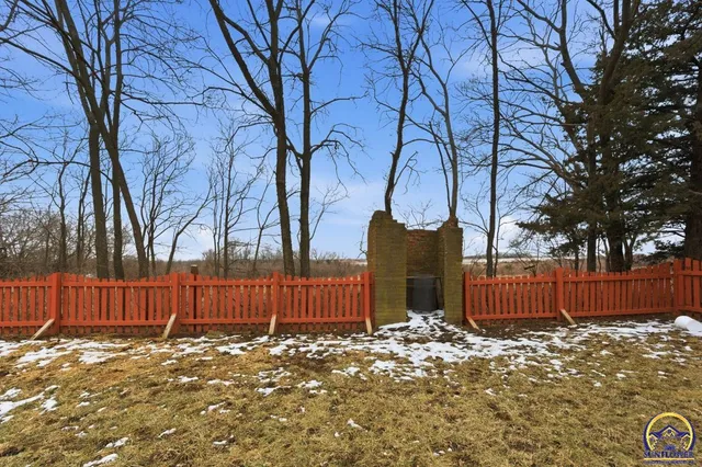 $229,900 | 77 Highway 40, Lecompton, KS 66050